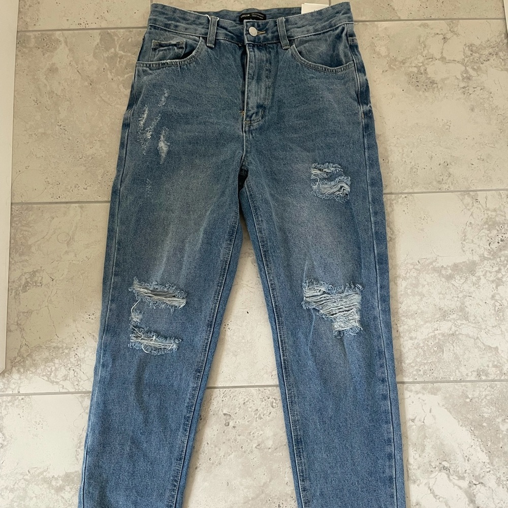 Shein straight leg jeans size 29. New with Tags